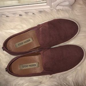 Steve Madden slip-on flats